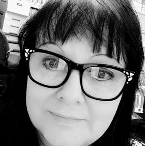 Meet your Posher, Deborah